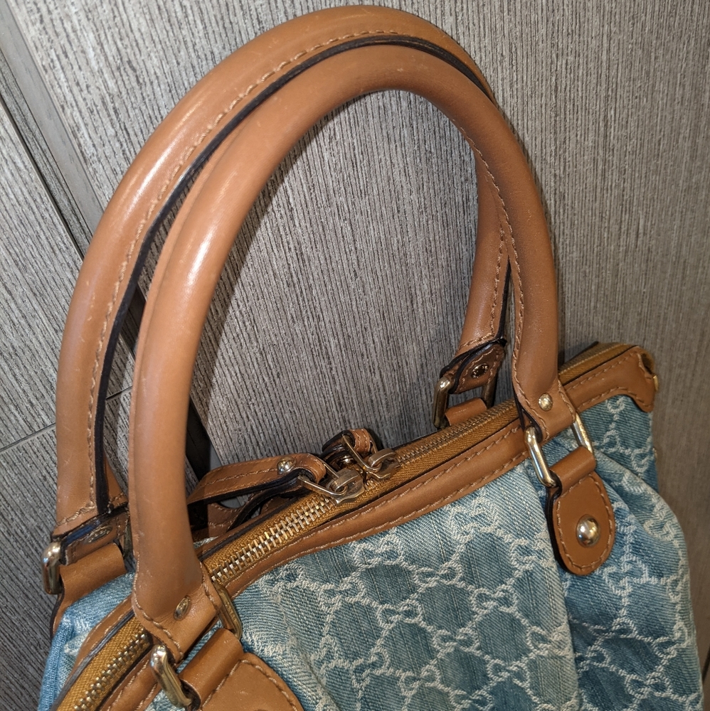 Gucci: Denim Sukey Monogram GG Logo Keychain Shoulder Bag - Picture 11 of 17
